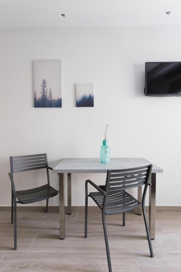 12 Reasons Why Metaxourgeio Aparthotel Athene Buitenkant foto